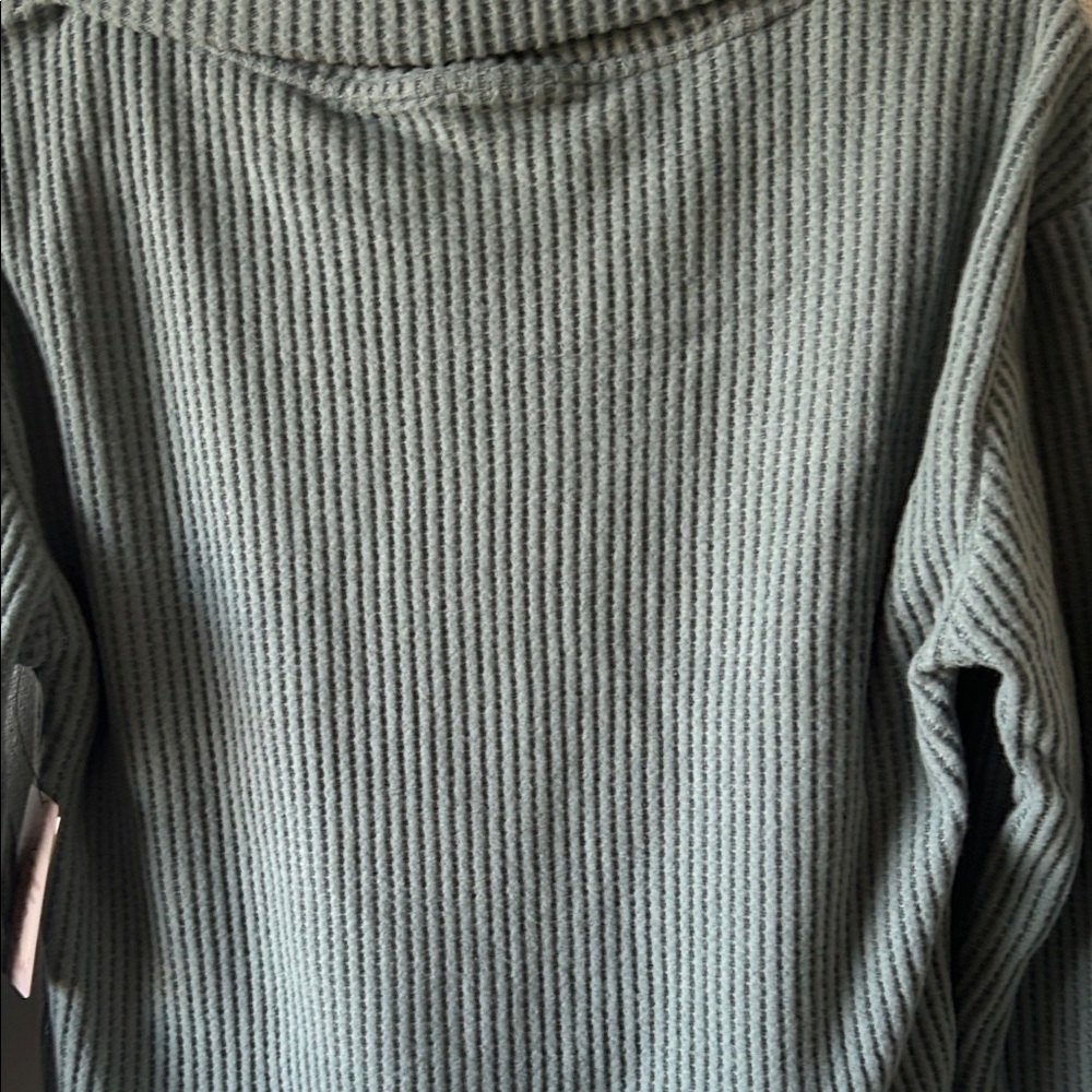 Elegant Forest Green Cowl Neck Sweater - Picture 6 of 7